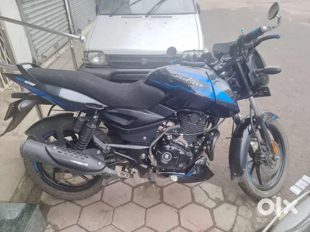 Bajaj pulsar carbon 125