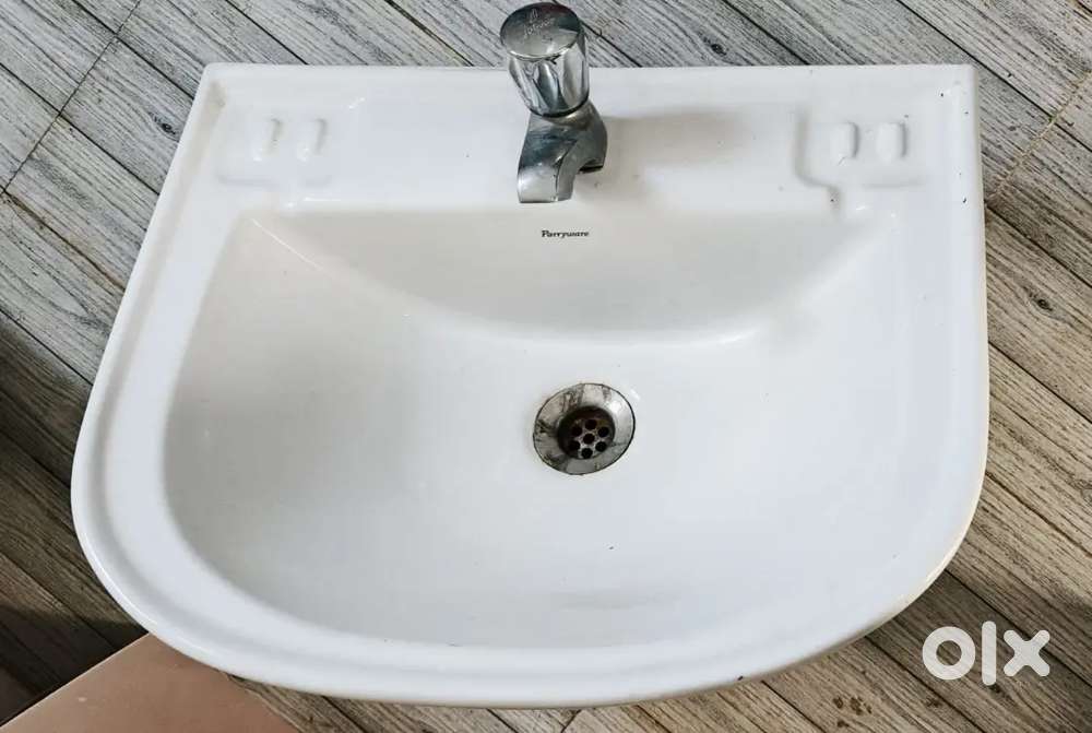 Parryware Basin with Jaquar tape and waste coupling