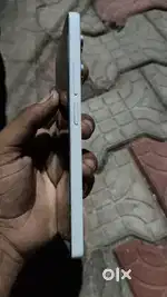 Phone ek dam all conditions hai sb chij original hai