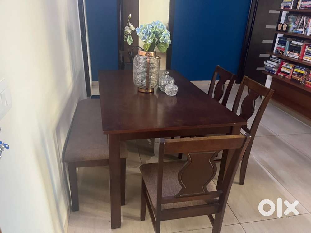 Fantastic condition dining table