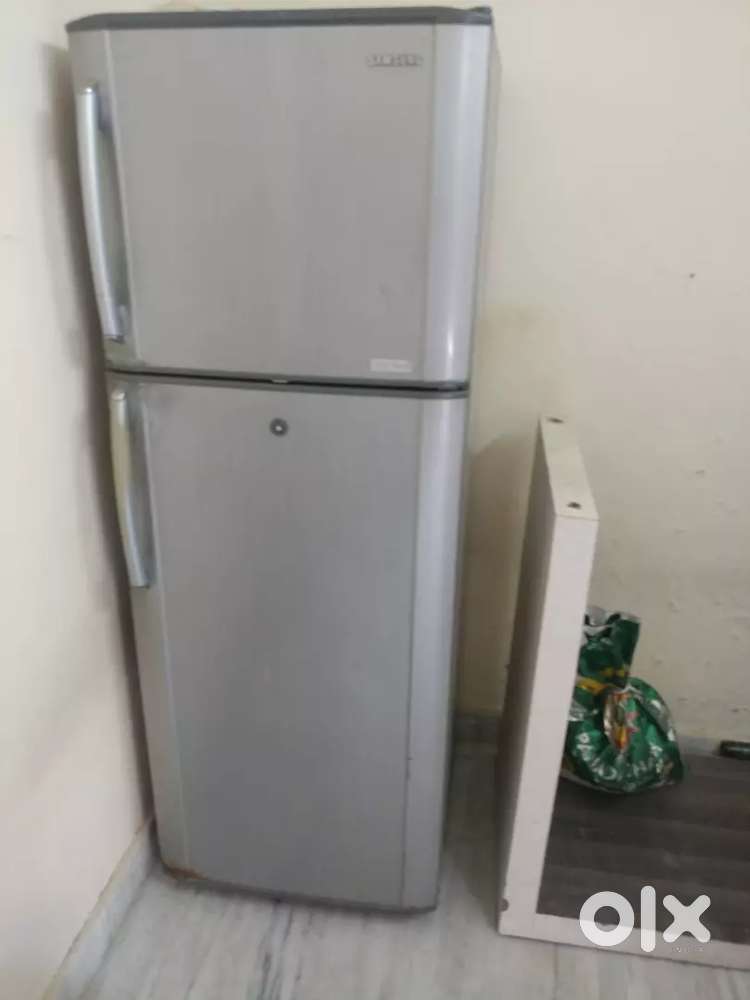 7500 /- samsung double door