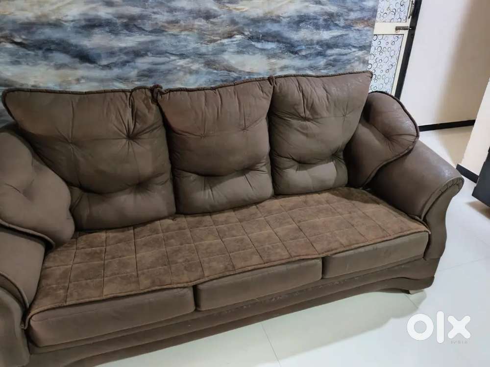 2*2 1 or 2*3 2 sofa have quality super sitting