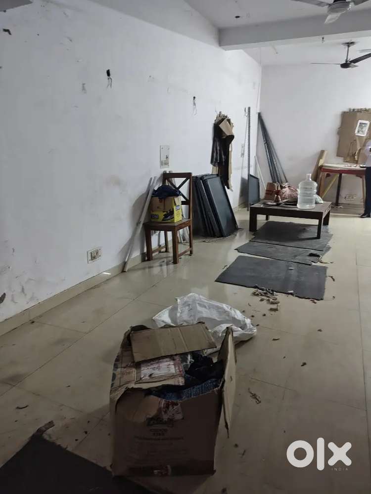 900 sqft hall for rent in shahpur jat new delhi 110049.