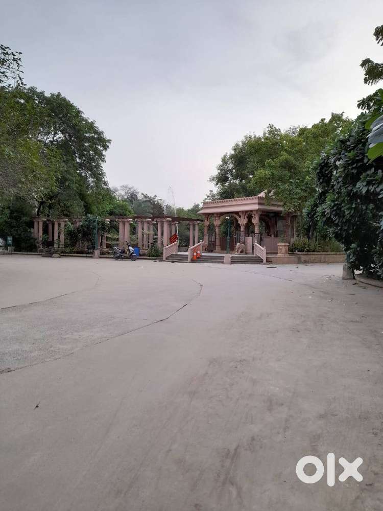 3bhk fully furnish property good locality