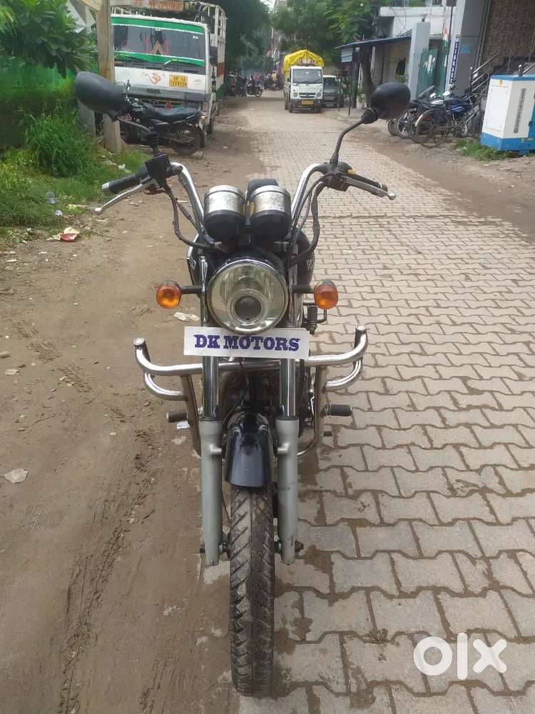 ROYAL ENFIELD THUNDERBIRD 350 MODEL 2105 K. M 28540