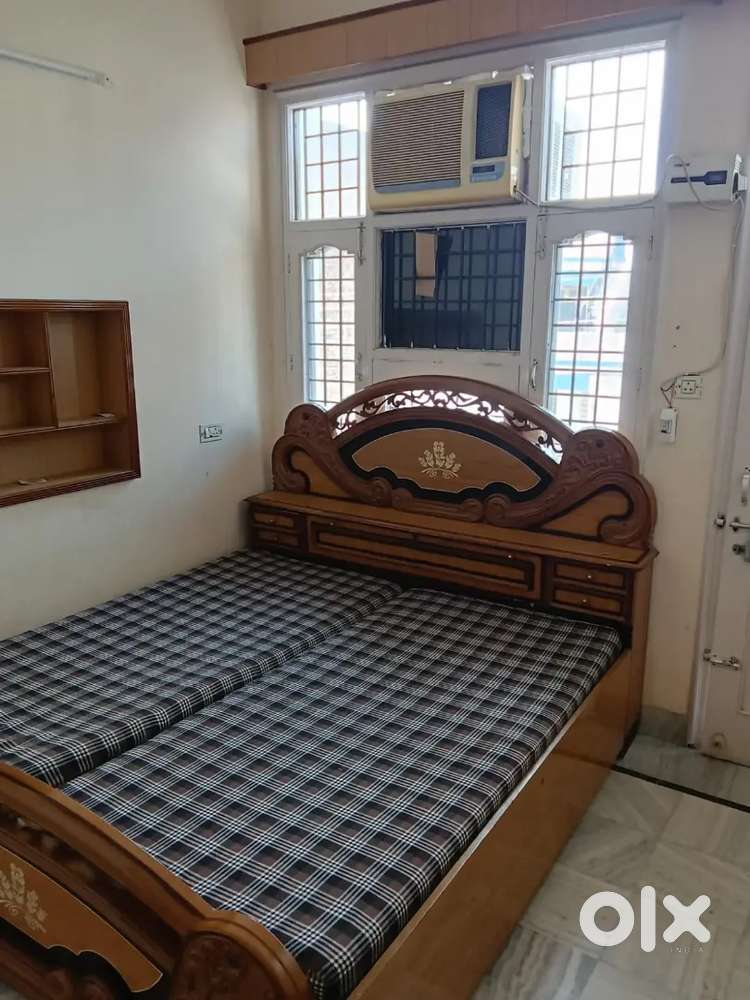 1 Room set with furniture