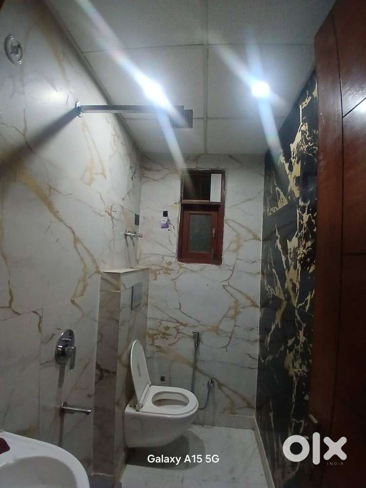 3Bed with stilled parking and lift i Shakti khand-2