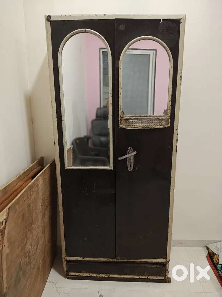 Almirah/Wardrobe For Sale