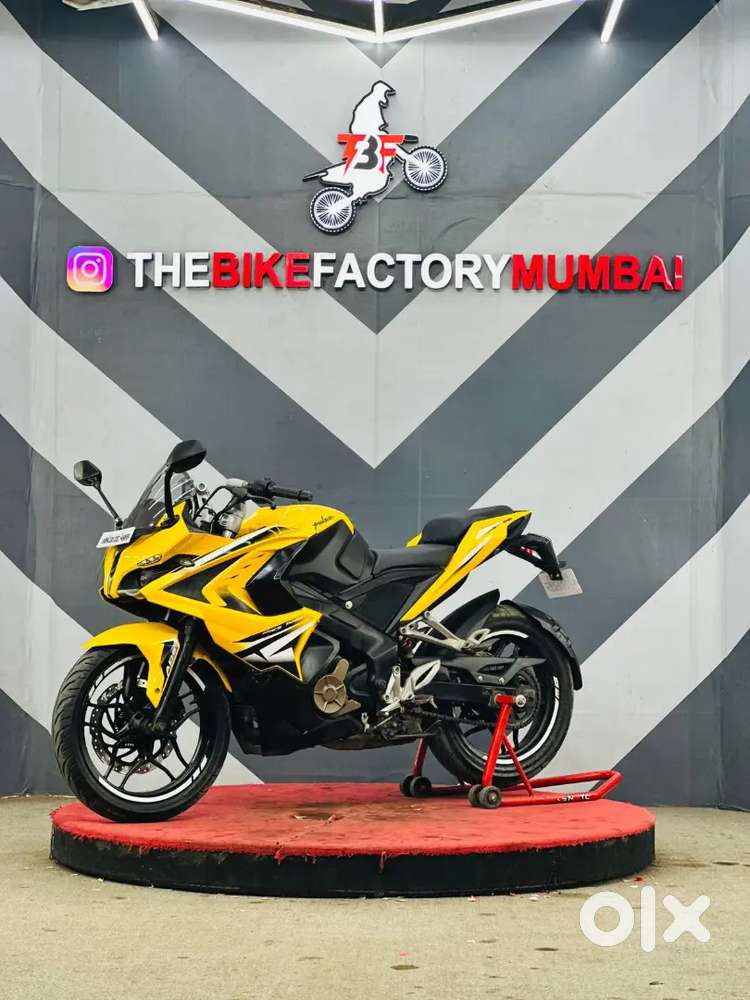 BAJAJ RS 200 ABS
(The bike factory Mumbai)