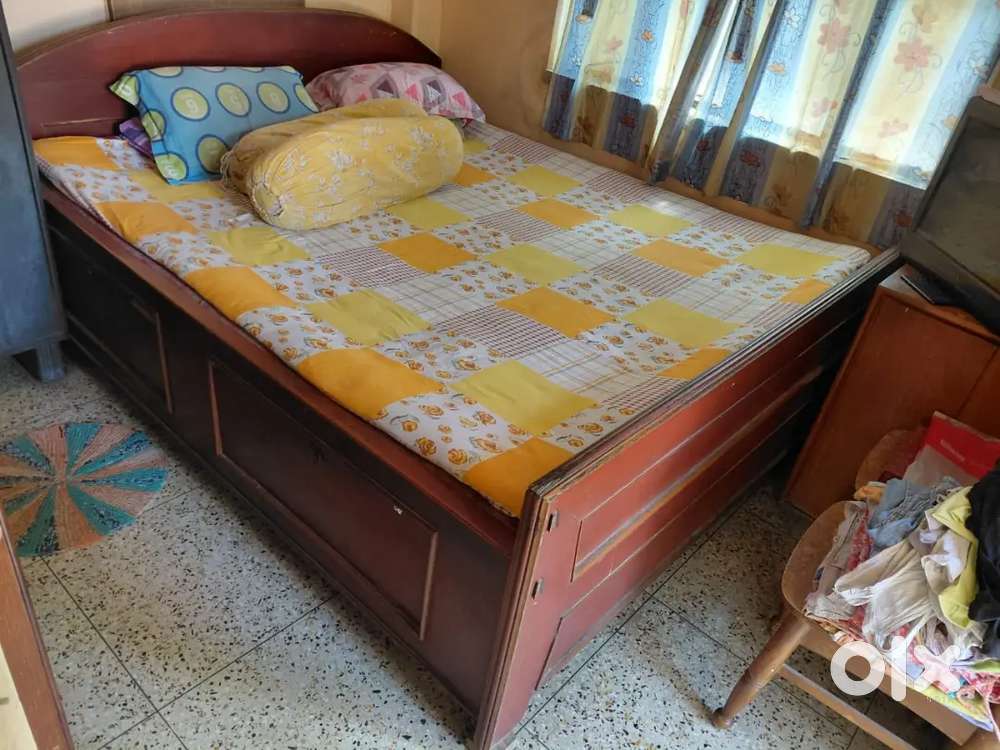 Wooden Furniture Second hand