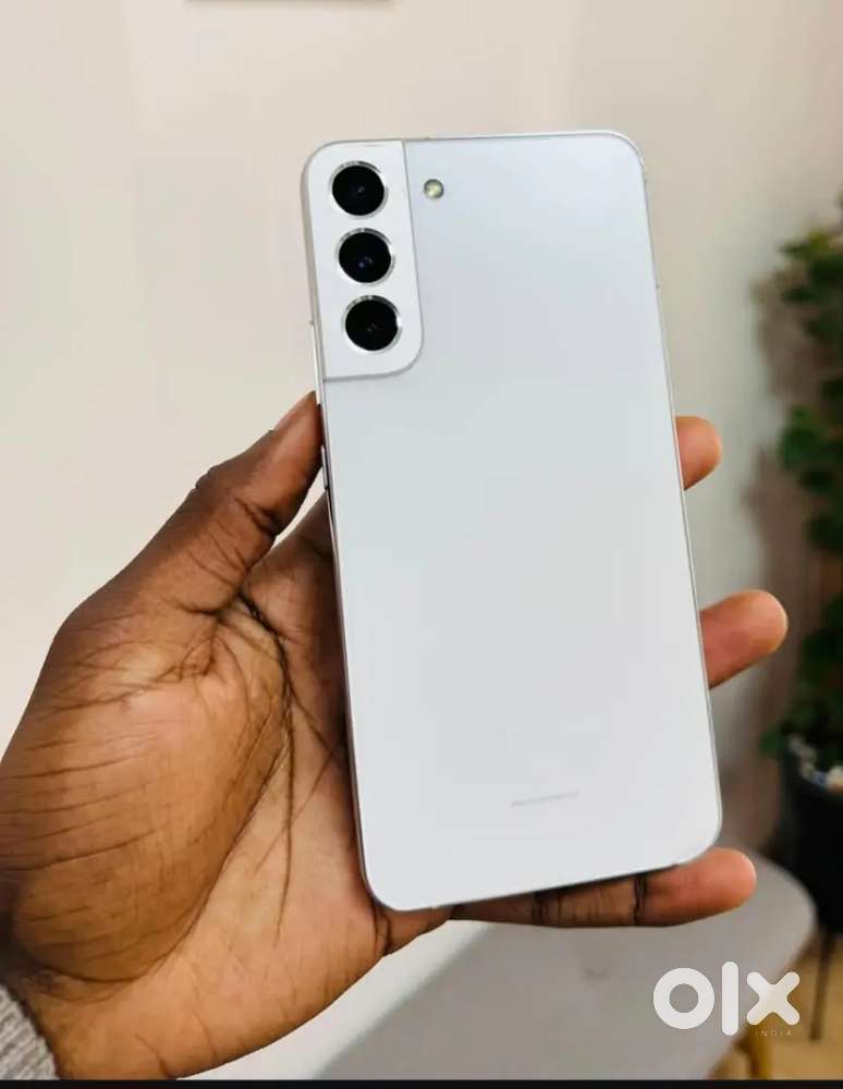 Samsung S22 5G white colour