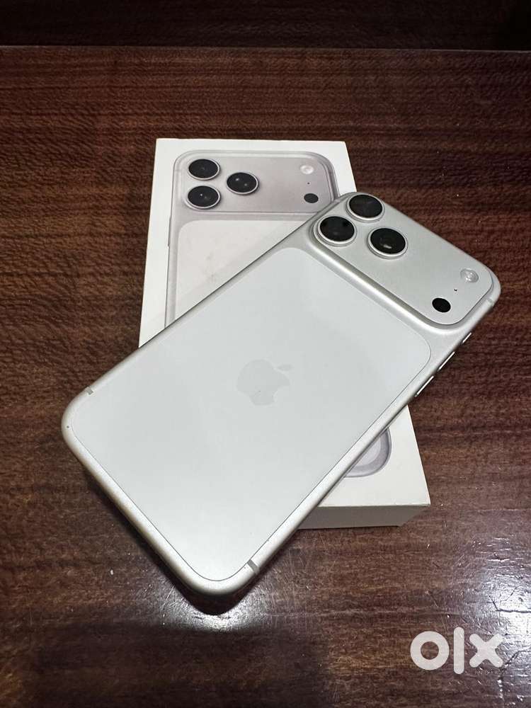 17 pro Max 256 GB SILVER INDIAN