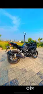 R15 v3 balck colour