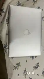 Apple Macbook Air 2013 (13 inches)