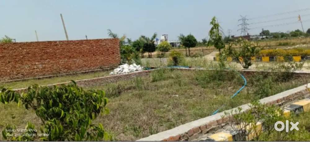 Picedli hotel ke samne wali gali m