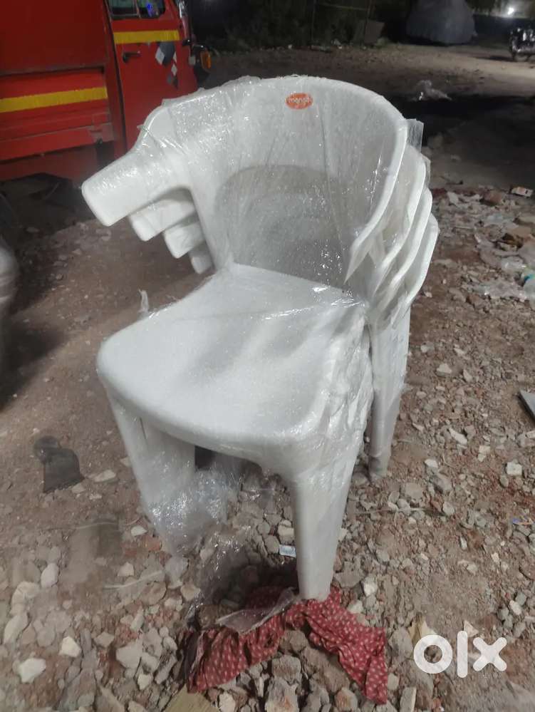 Cafeteria Chairs or Restaurant Chairs Brand New High Quality