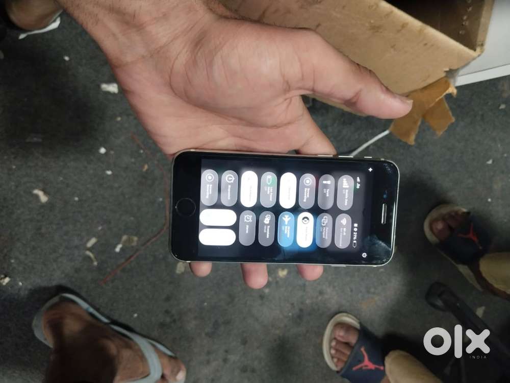 I phone se2020 64GB