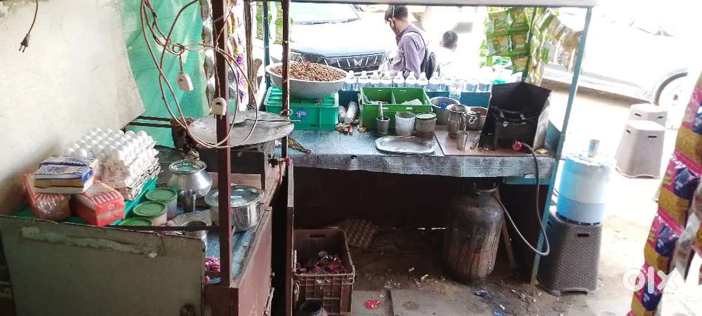 चाय बनाने के लिए ओर अंडा,आमलेट , बनाने के लिए मेहनती और ईमानदार लडका