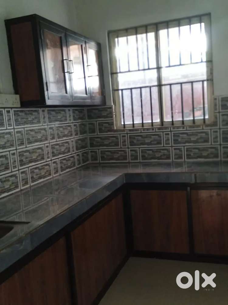 Kakkanad near bmc 2 BHK 1st floor house for rent