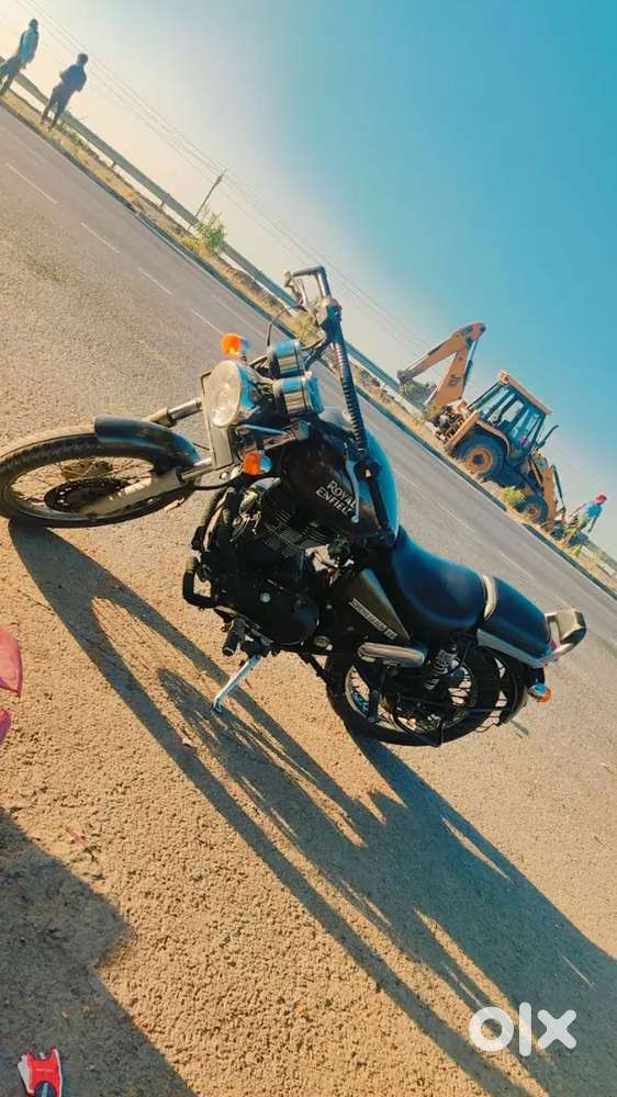Royal Enfield Thunderbird 350 with Shark fin Silencer Extra