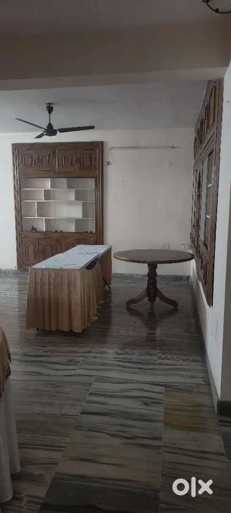 CENTRALLY LOCATED FLAT IN RAJ BHAVAN ROAD