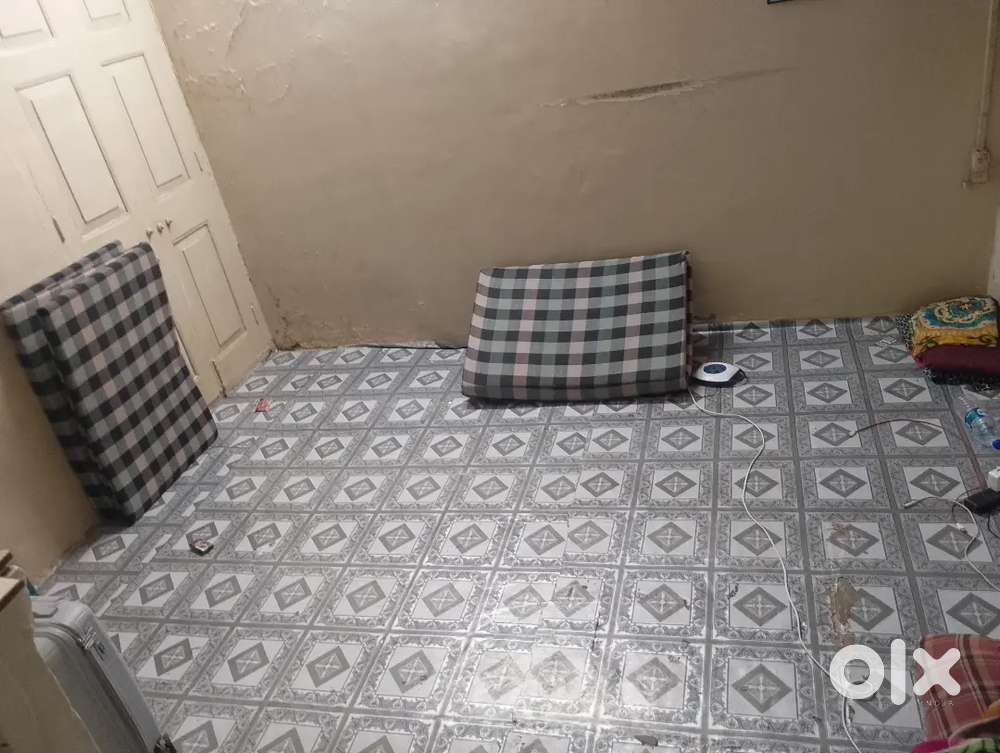 I need 3 male room partners, rent 2500