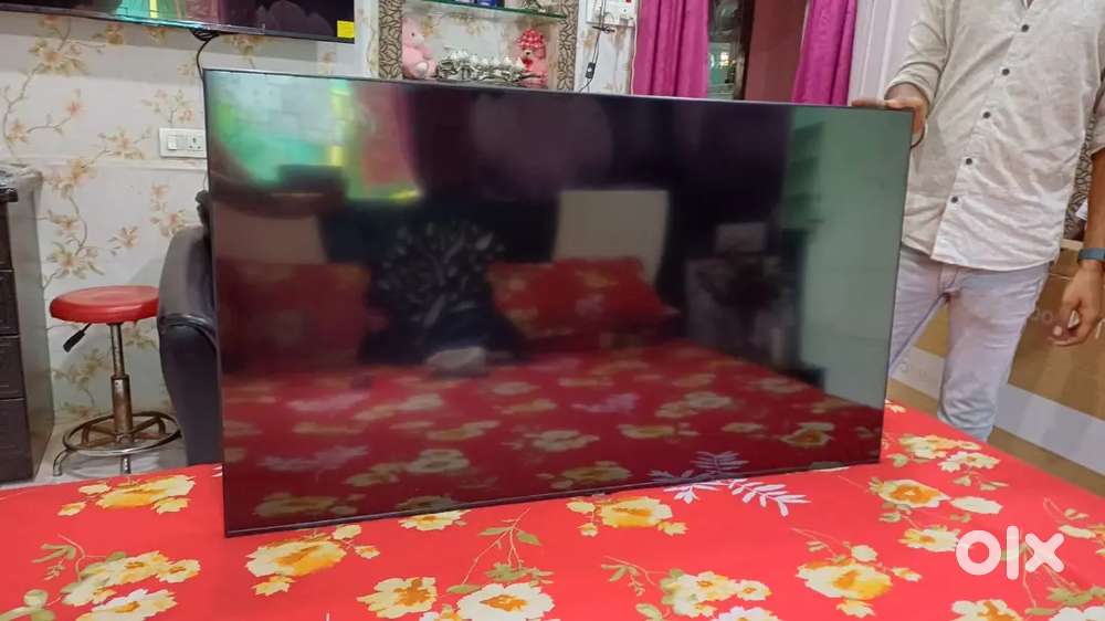 50Inch Samsung Crystal UHD SERIES 8 SMART TV