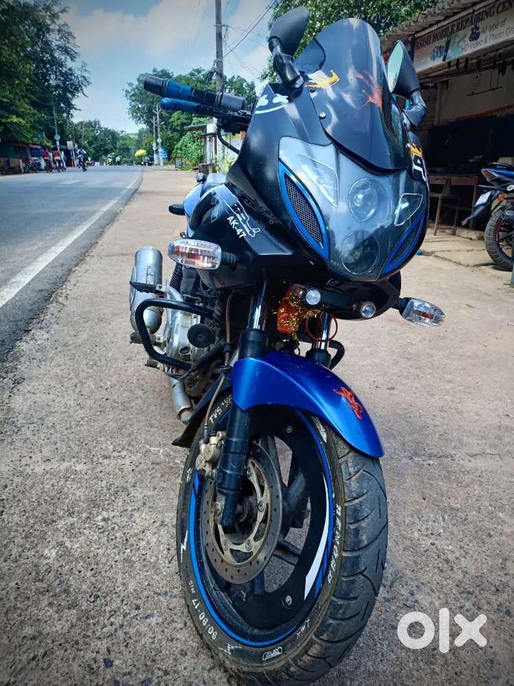 Pulsar 220 f (very good condition)