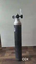 Oxygen cylinder