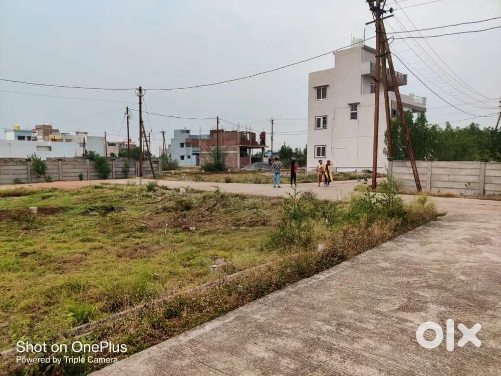 डूंडा गवर्नमेंट स्कूल के सामने बसाहट के बीच प्लॉट T&C