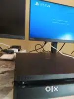 PS4 SLIM 1TB MINT CONDITION