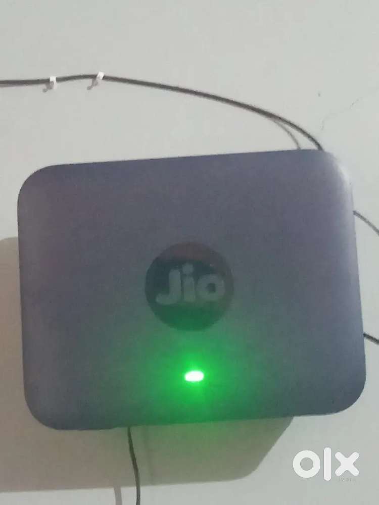 JIO WIFI ROUTER WITH TV BOX