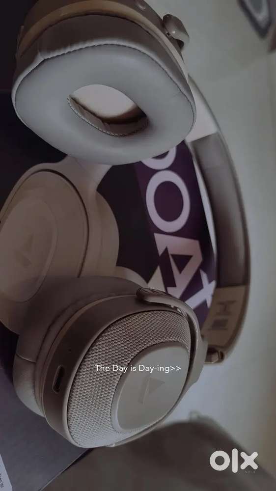 BOAT ROCKERZ ( ON EAR )  HEADPHONE