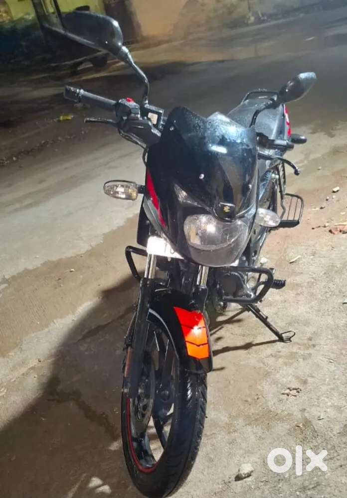 Bajaj pulsar 125 black color 2024 @ 89000