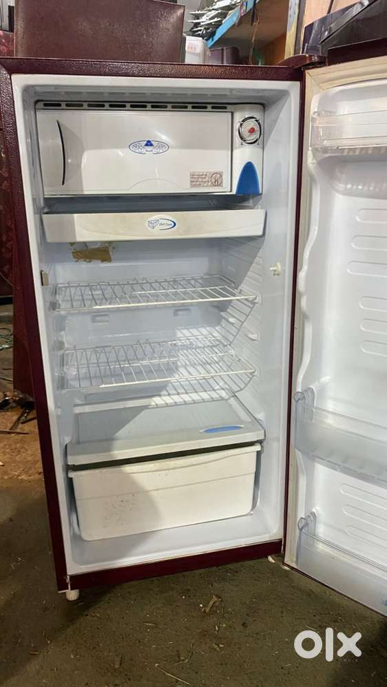 Second hand fridge and washing machine and AC also available
