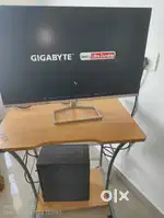 Computer Desktop with table