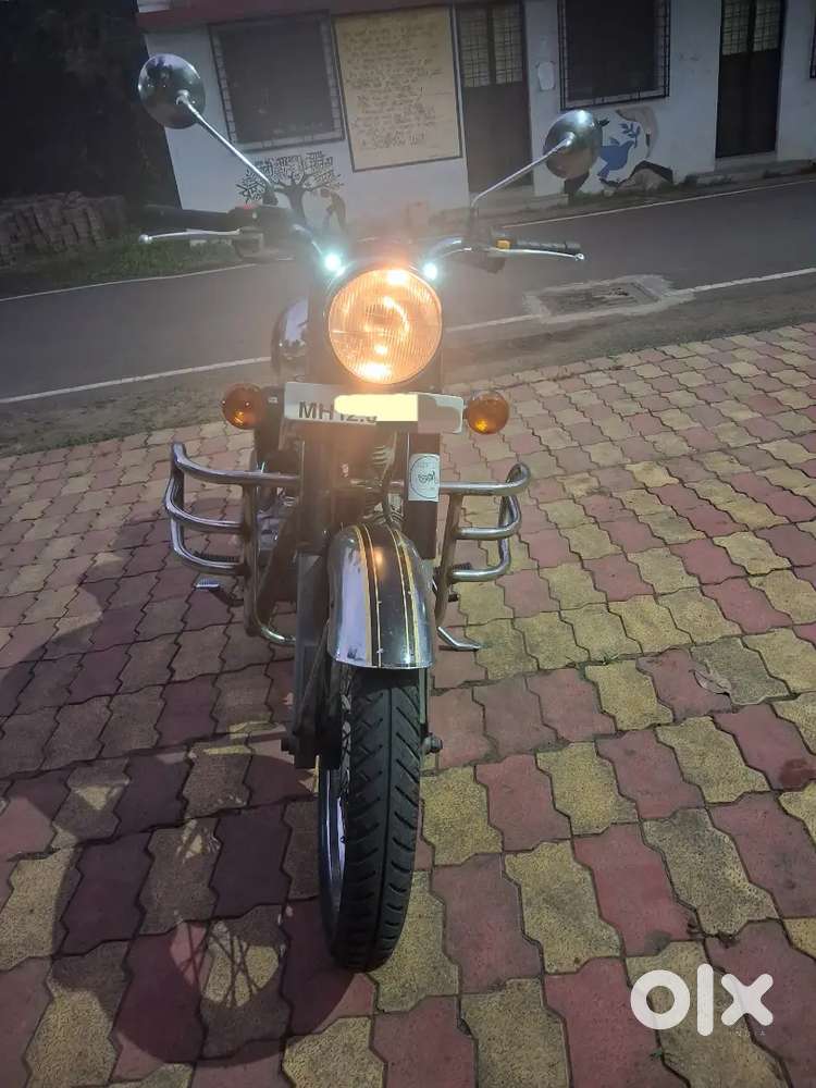 Royal Enfield Classic 500 (Mr.Clean Color)