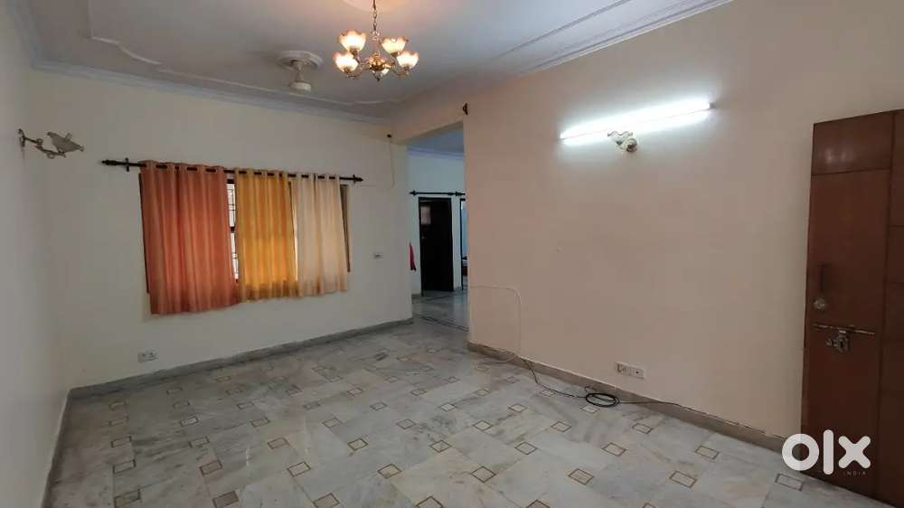 2 BHK for rent near Amar Hotel, fatehabad Road, Agra