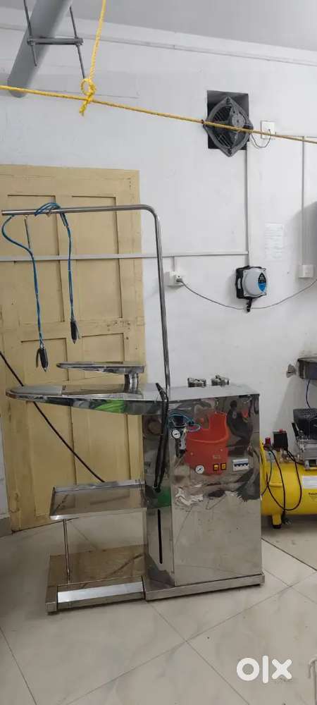 Stain removing machine
