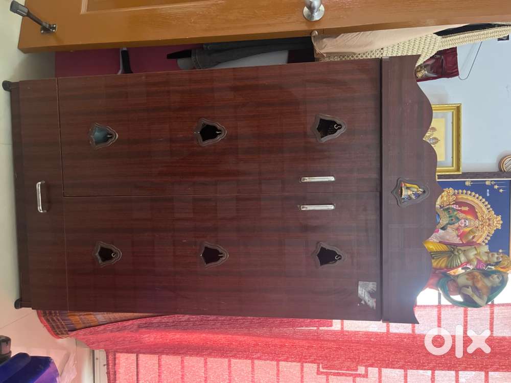 Pooja stand
