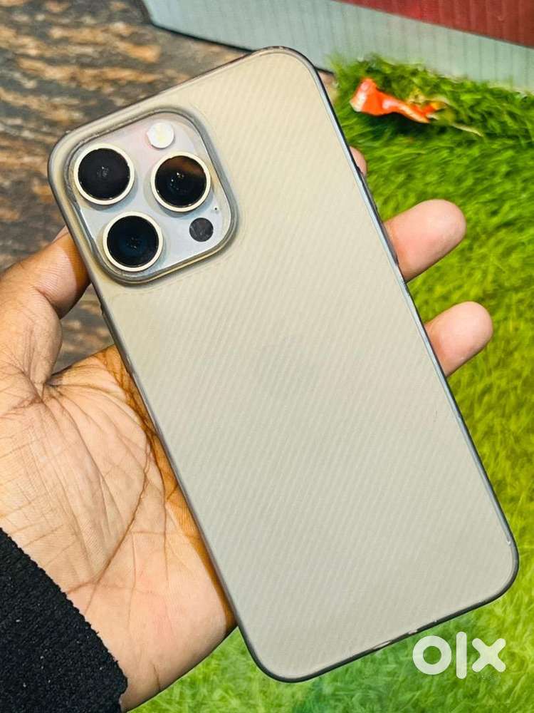 I phone 15 pro max 256 gb mint condition