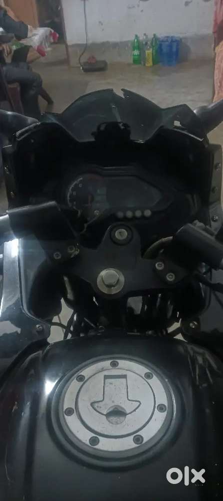 8 years old pulser 220 F mint condition