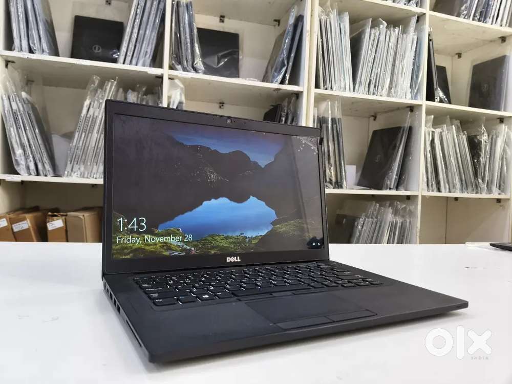 Urgent Laptop Sale Clean & Smooth Dell Laptop i7-7th 8/256 Free Bag