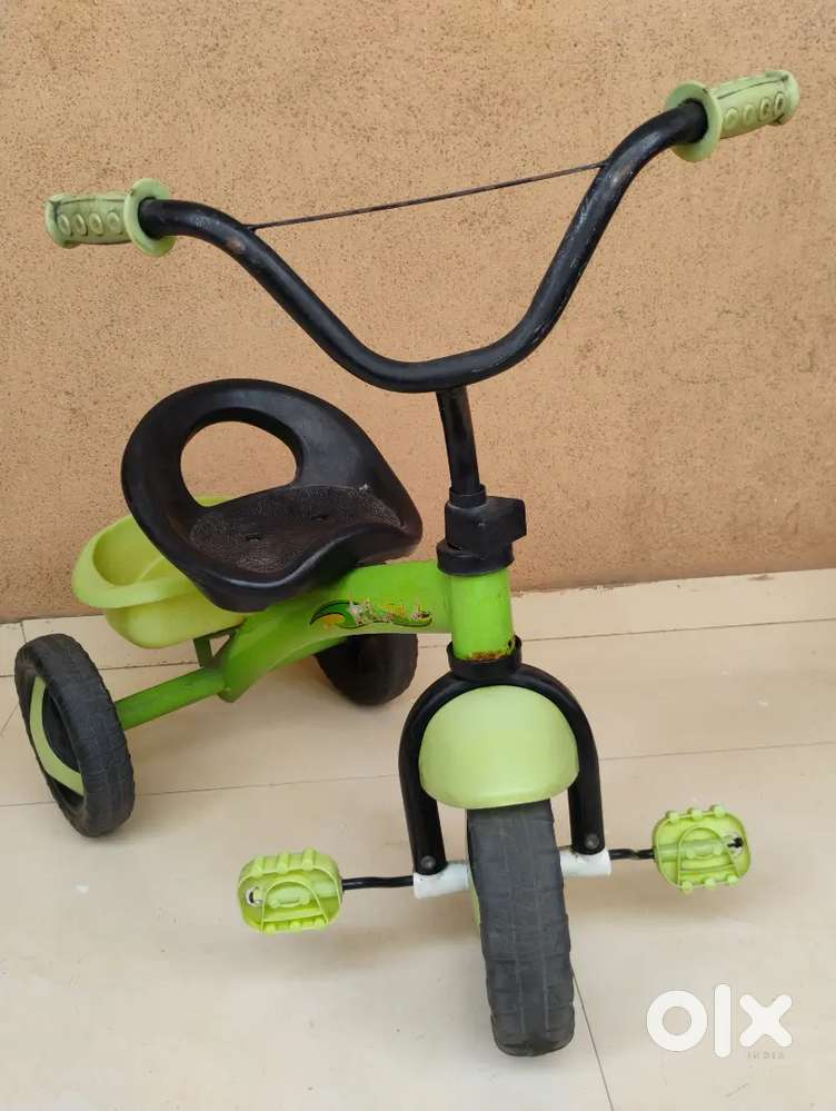 Me & Mom Super Star Green Tricycle