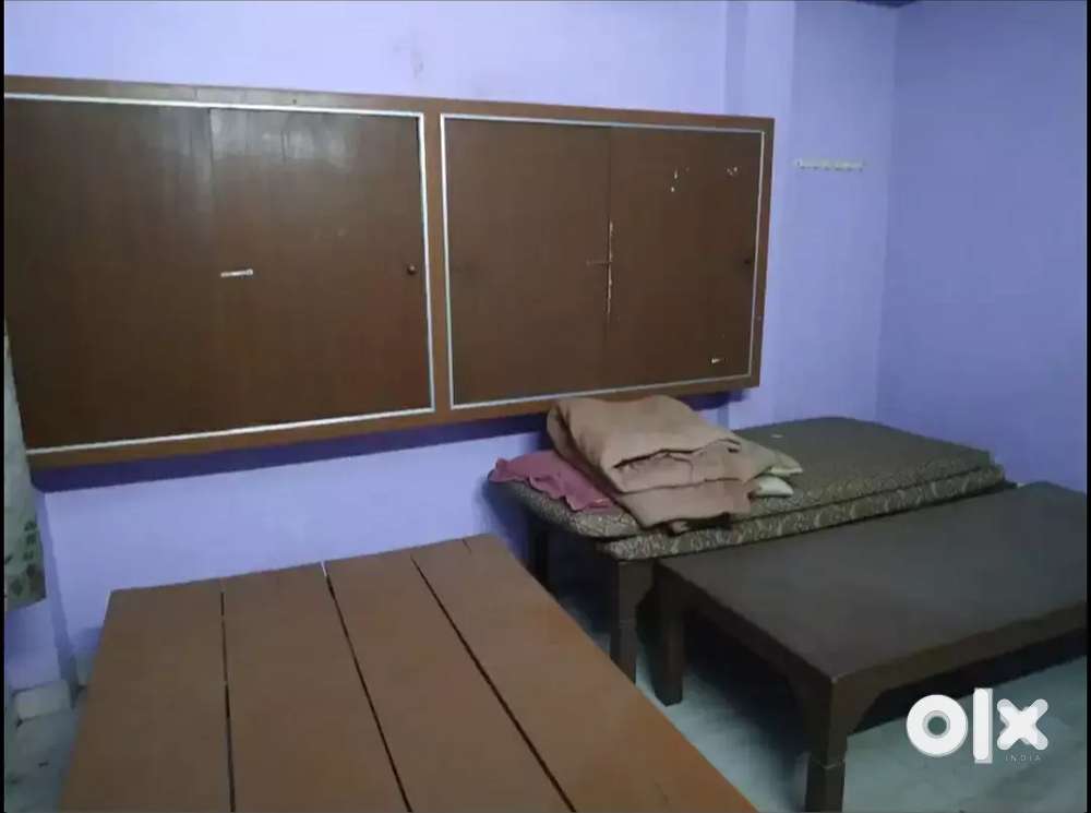 Room Available only for girls.