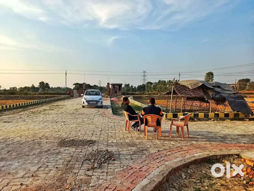 आवास विकास योजना से 500 मीटर की दूरी पे प्लॉट खरीदे आउटर रिंग रोड पर