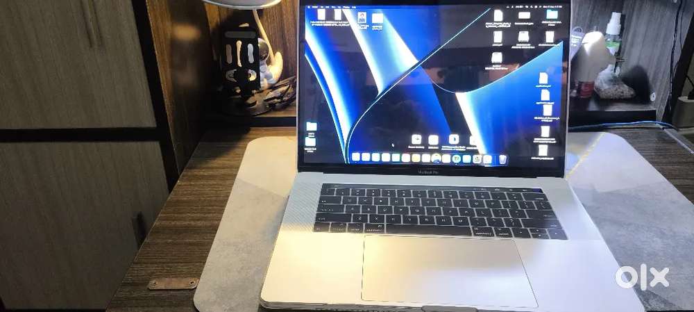 Macbook Pro 2017 model 15.6inch Ratina display,16 gb ram,256 gb  SSD