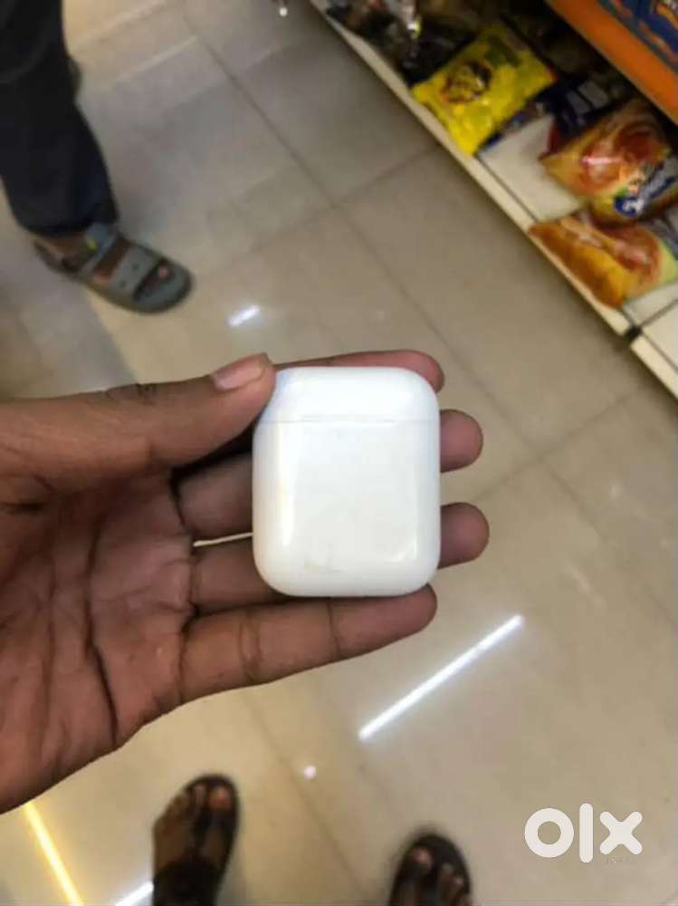 apple airpods gen2. Left side want to repair
