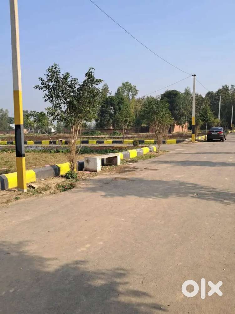 2600sqft का प्लॉट 40 फिट रोड पर अप्रूव्ड सोसाइटी में सुल्तानपुर रोड पर
