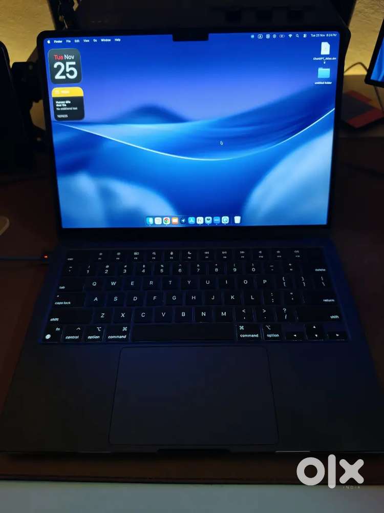Macbook air m2 2022 model